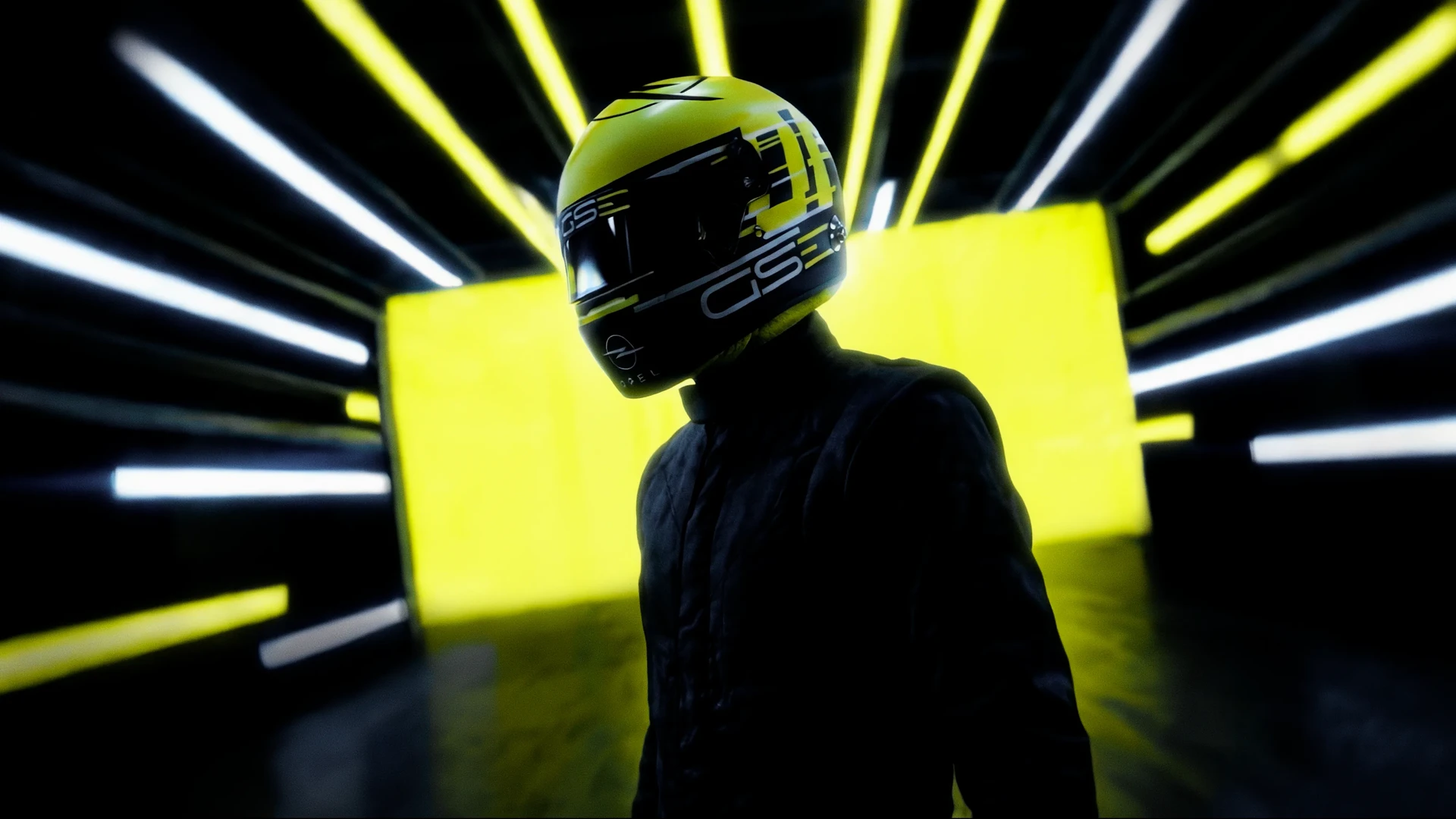 Rennfahrer mit gelbem und schwarzem Opel GSe-Helm, als Silhouette vor einem dramatischen Hintergrund aus strahlendem gelbem und weißem Neonlicht.
